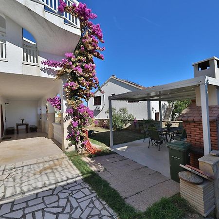 2 Bedroom Cozy Apartment In Marina Buitenkant foto